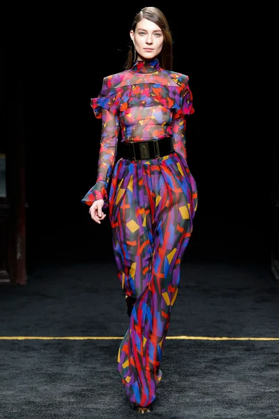 Look 27